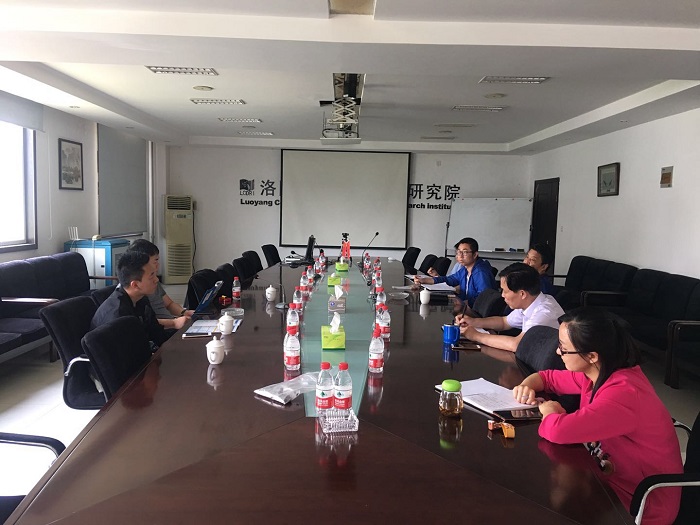 武漢客戶來我院就污泥處理項(xiàng)目進(jìn)行交流