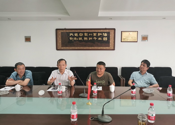 新安中聯(lián)李總來我院就數(shù)字化水泥廠進(jìn)行交流